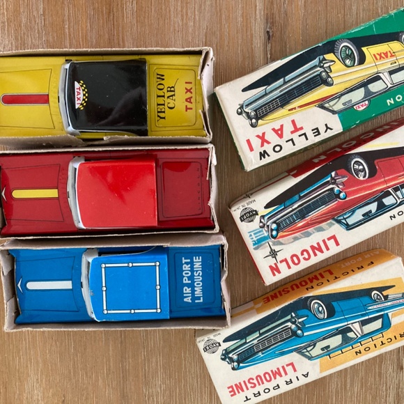3 Vintage tin friction toy cars in their boxes - Picture 2 of 11
